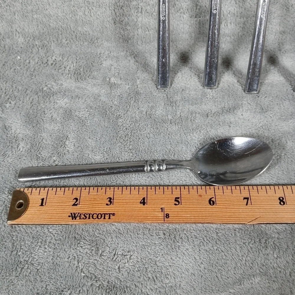 Oneida Tortola Oval Soup Spoon 7 3/4